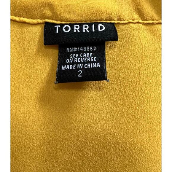 TORRID mustard yellow lightweight flowy blouse roll tab sleeves plus size 2 - Picture 3 of 4